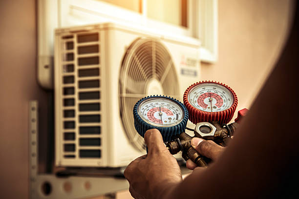 Professional Hvac technician working in Grove City, PA